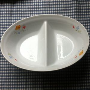 10" Divided Baker in the Poppy Garden theme